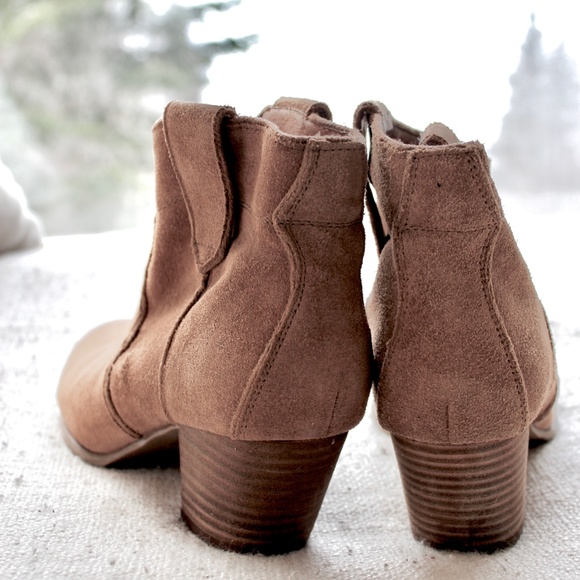 Aldo Vintage Whiskey Suede Booties. - Picture 5 of 6